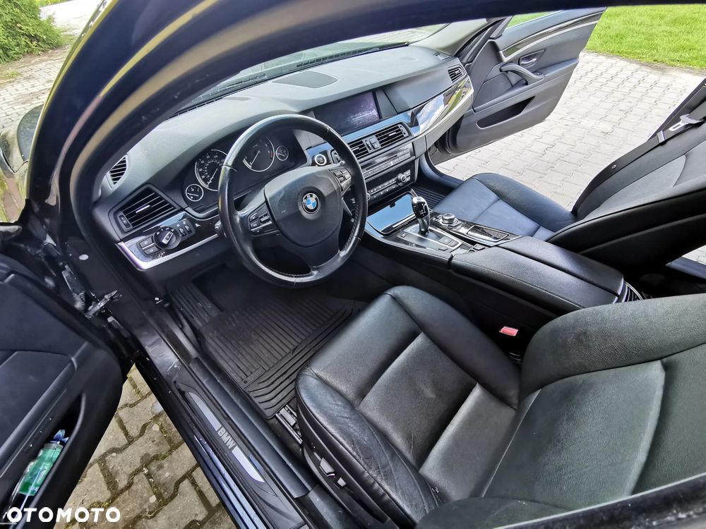 BMW Seria 5 528i - 7