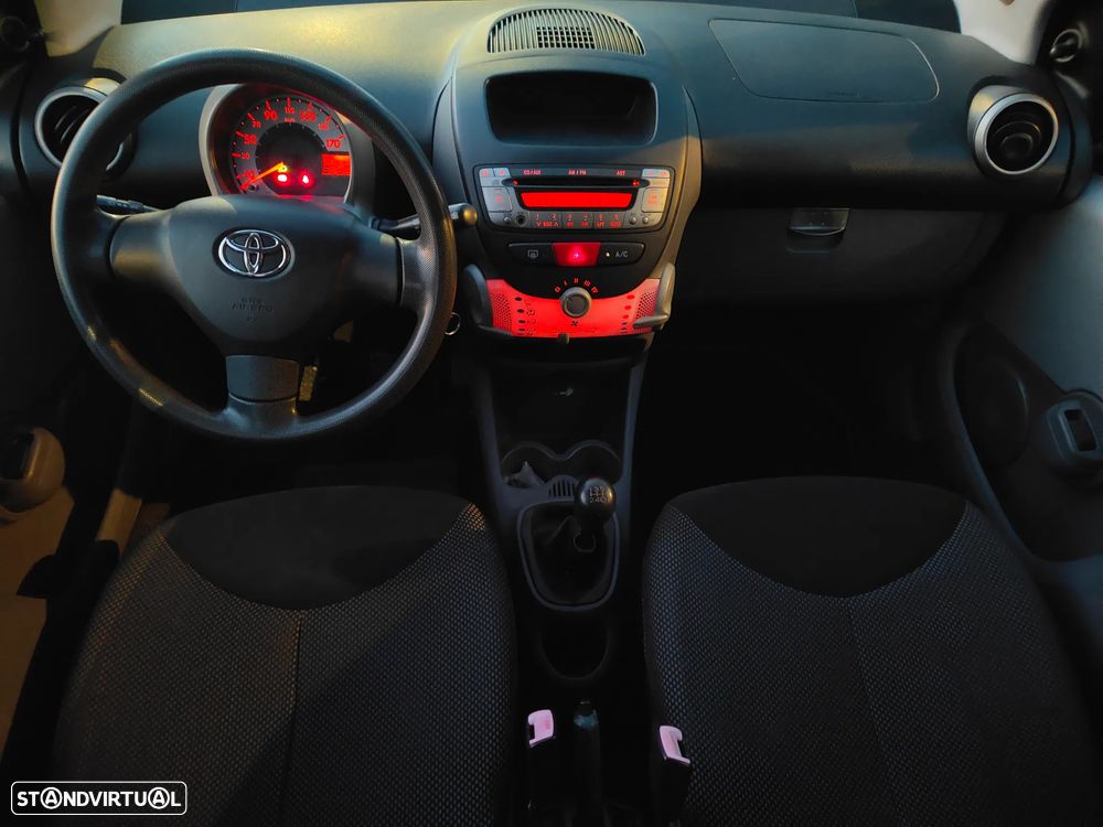 Toyota Aygo - 11