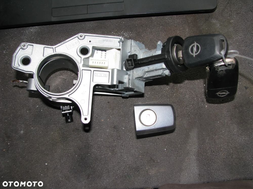 OPEL ASTRA H 3 STACYJKA 2 KLUCZYKi WKŁADKA 2421430 - 1