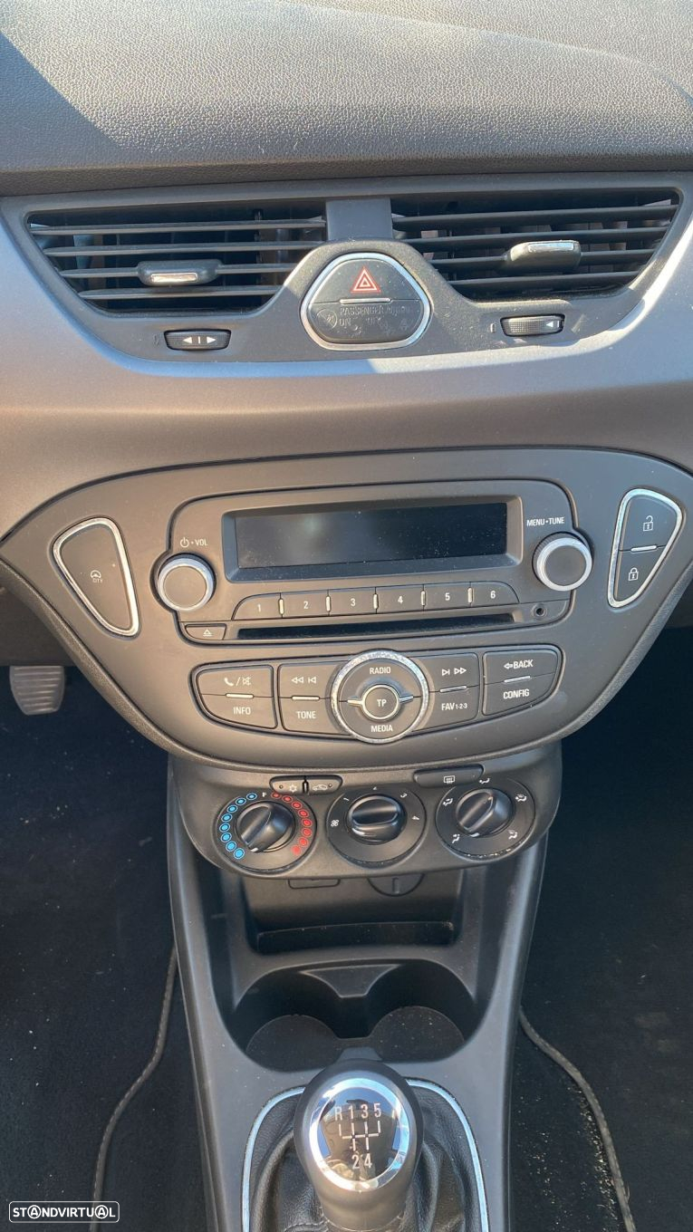 Opel Corsa 1.2 120 Anos - 12