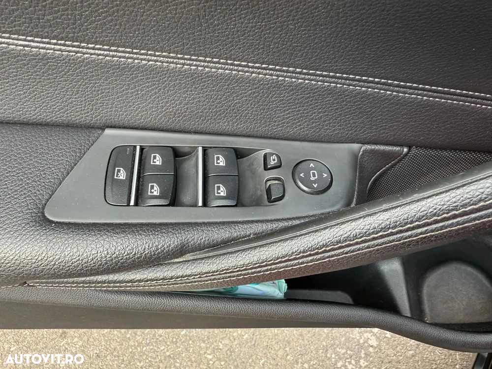 BMW Seria 5 530i xDrive Touring Aut. Luxury Line - 28