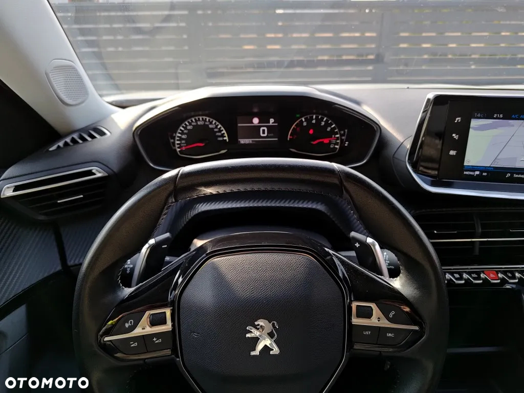 Peugeot 2008 1.5 BlueHDi Allure Pack S&S EAT8 - 17
