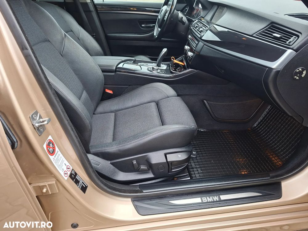 BMW Seria 5 525d xDrive AT - 7