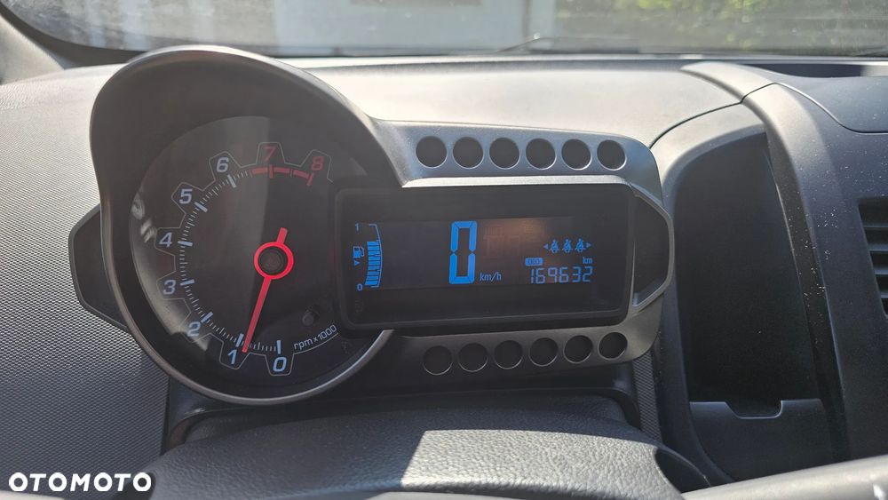 Chevrolet Aveo 1.2 LS - 8