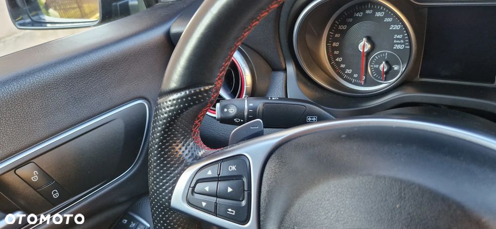 Mercedes-Benz CLA 200 7G-DCT AMG Line - 22