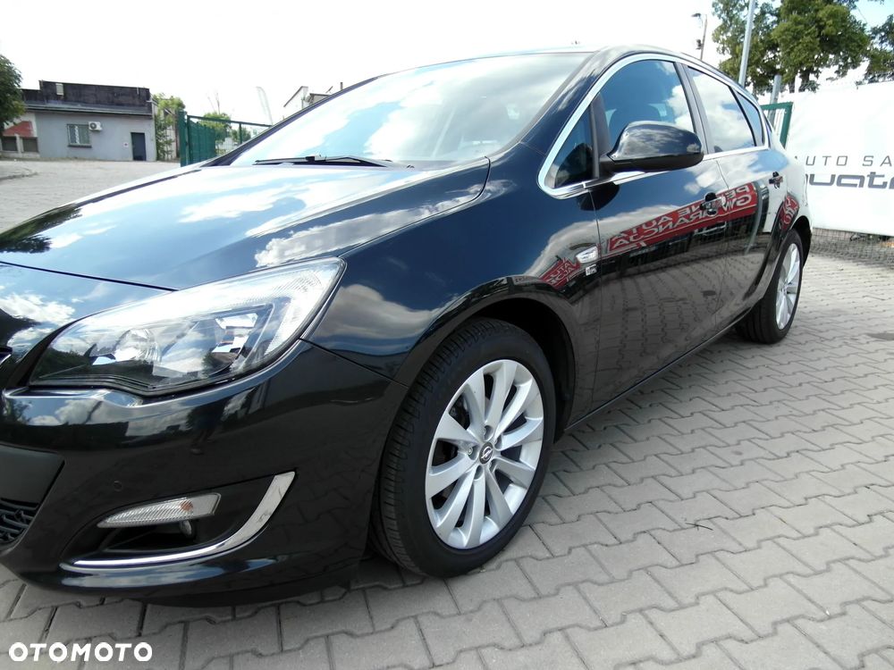 Opel Astra 1.4 Turbo 150 Jahre - 14