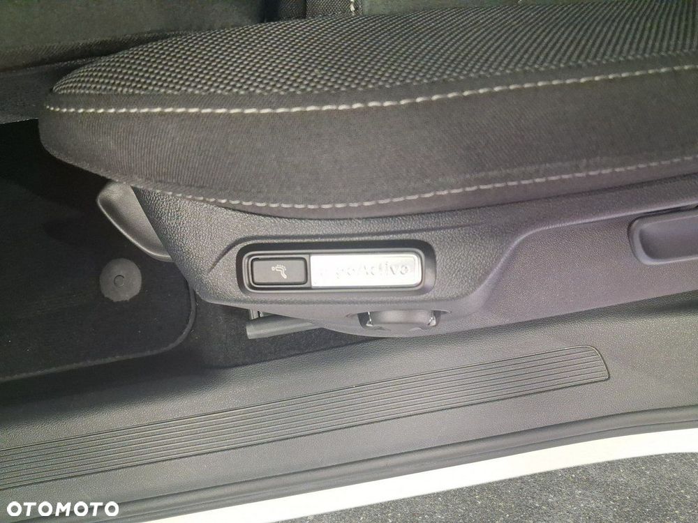 Volkswagen Tiguan - 11