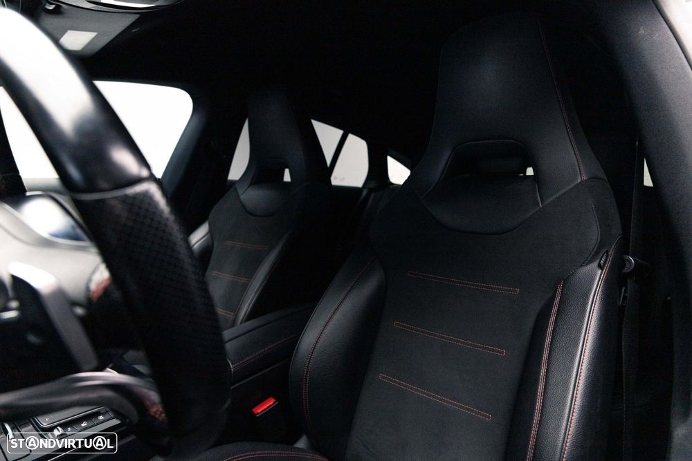 Mercedes-Benz CLA 250 e Shooting Brake AMG Line - 21