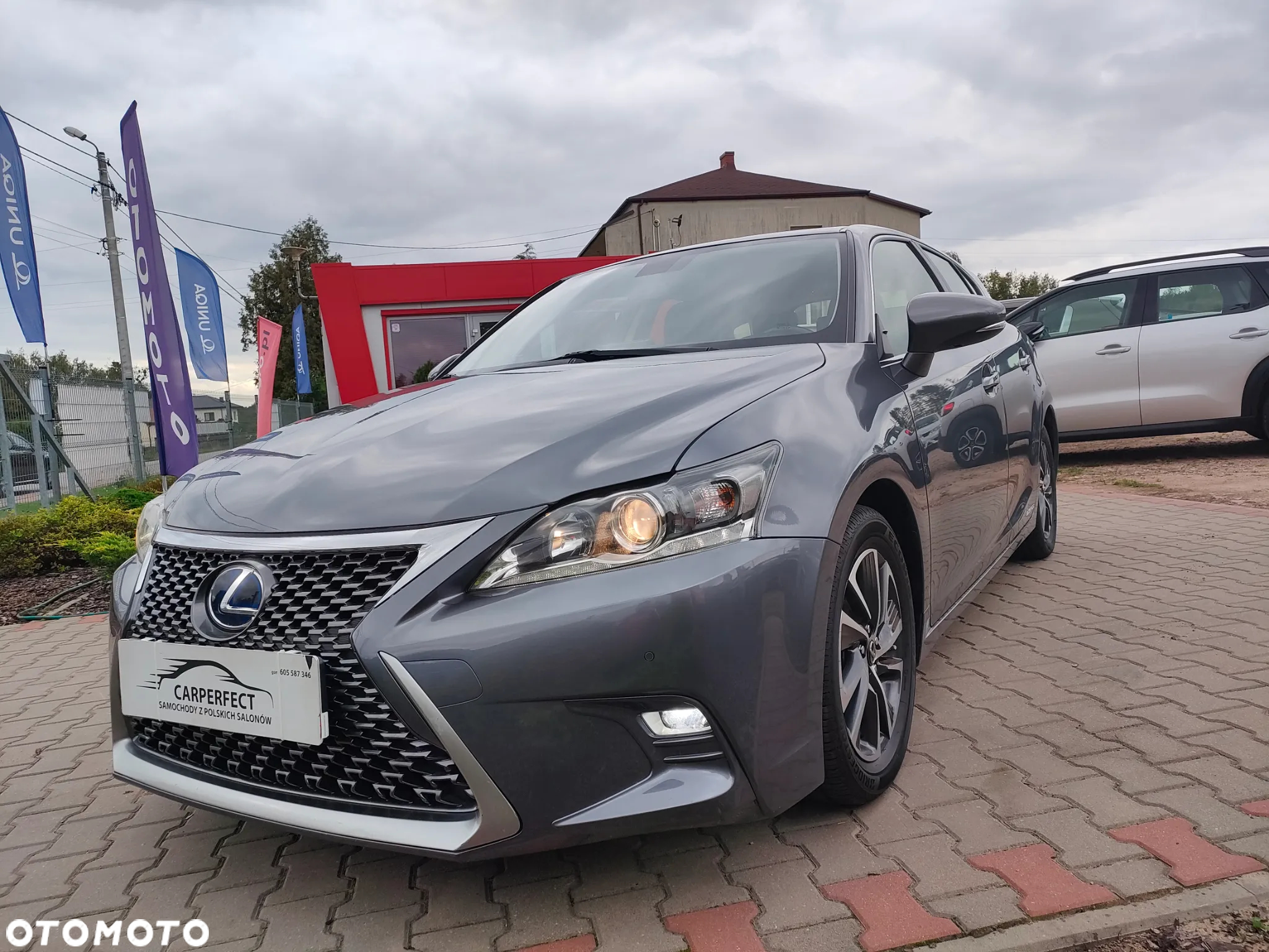Lexus CT - 10