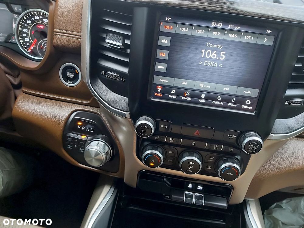 RAM 1500 Crew Cab Shortbed Laramie - 23