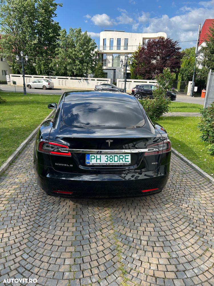 Tesla Model S - 18