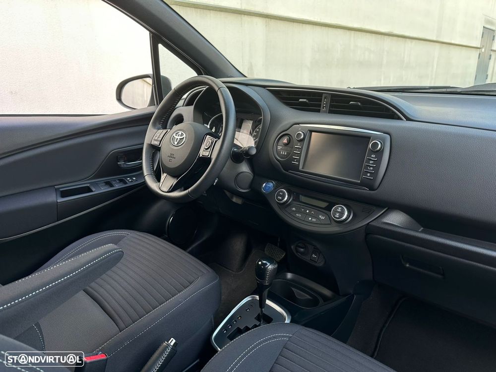 Toyota Yaris 1.5 HSD Comfort +P.Style+P.Techno - 12