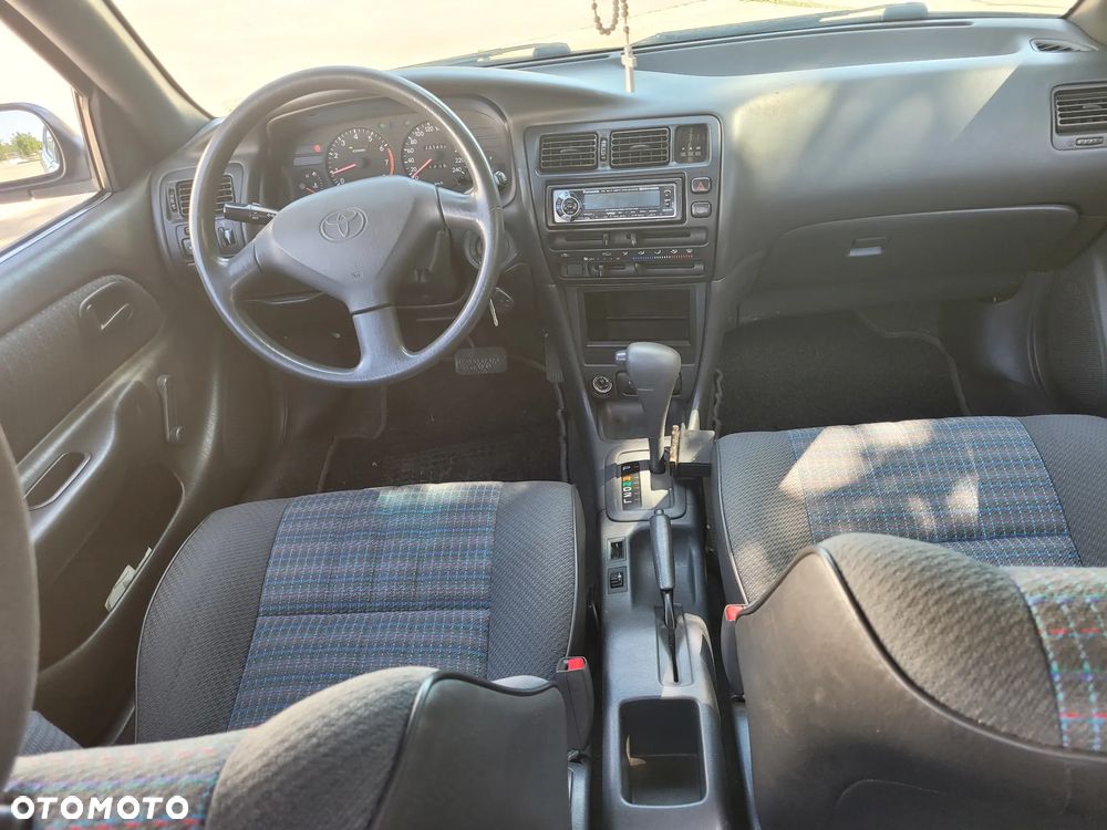 Toyota Corolla 1.6 16V GLi - 8