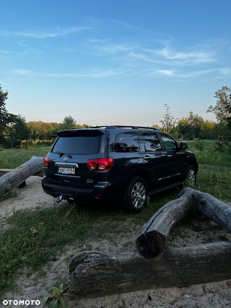 Toyota Sequoia - 30