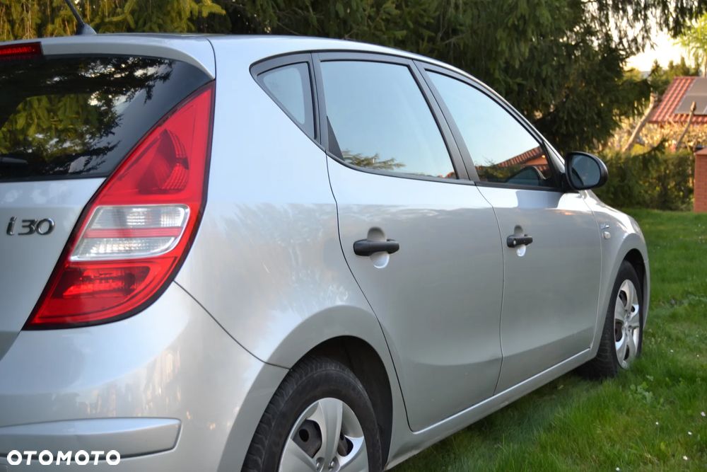 Hyundai i30 1.4 Base - 9