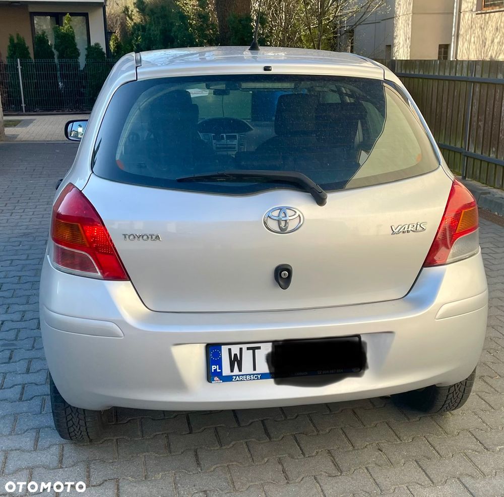 Toyota Yaris 1.0 Luna A/C - 4