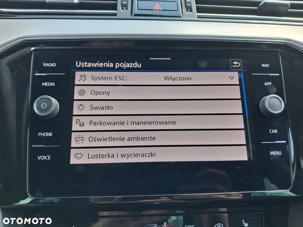 Volkswagen Passat - 30