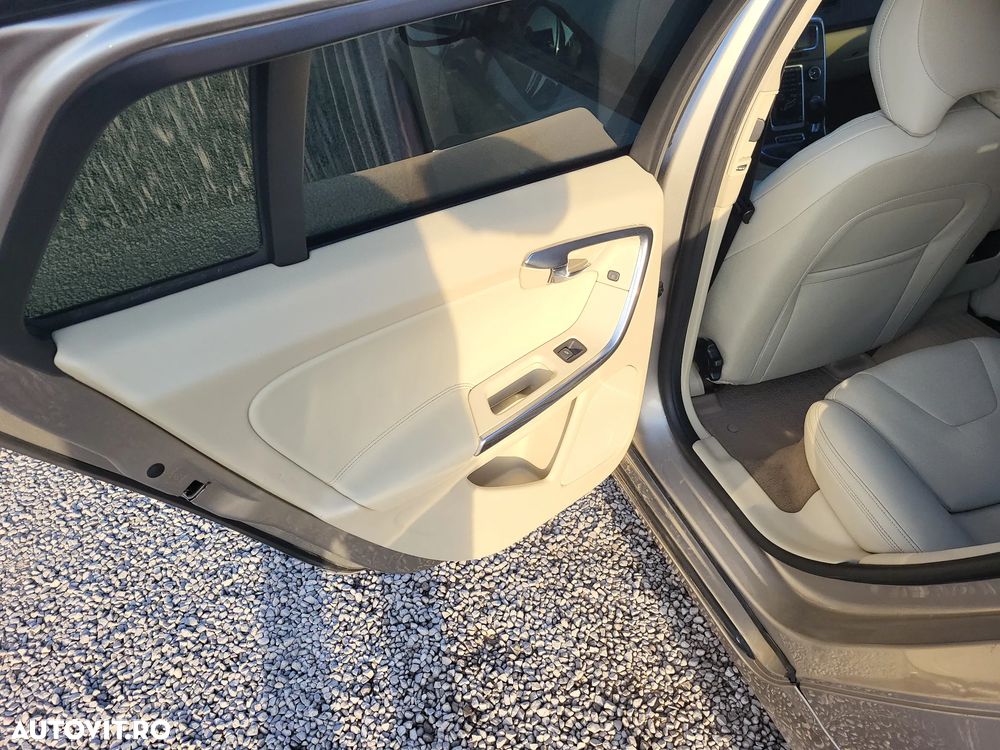 Volvo V60 D3 Start-Stop Basic - 13