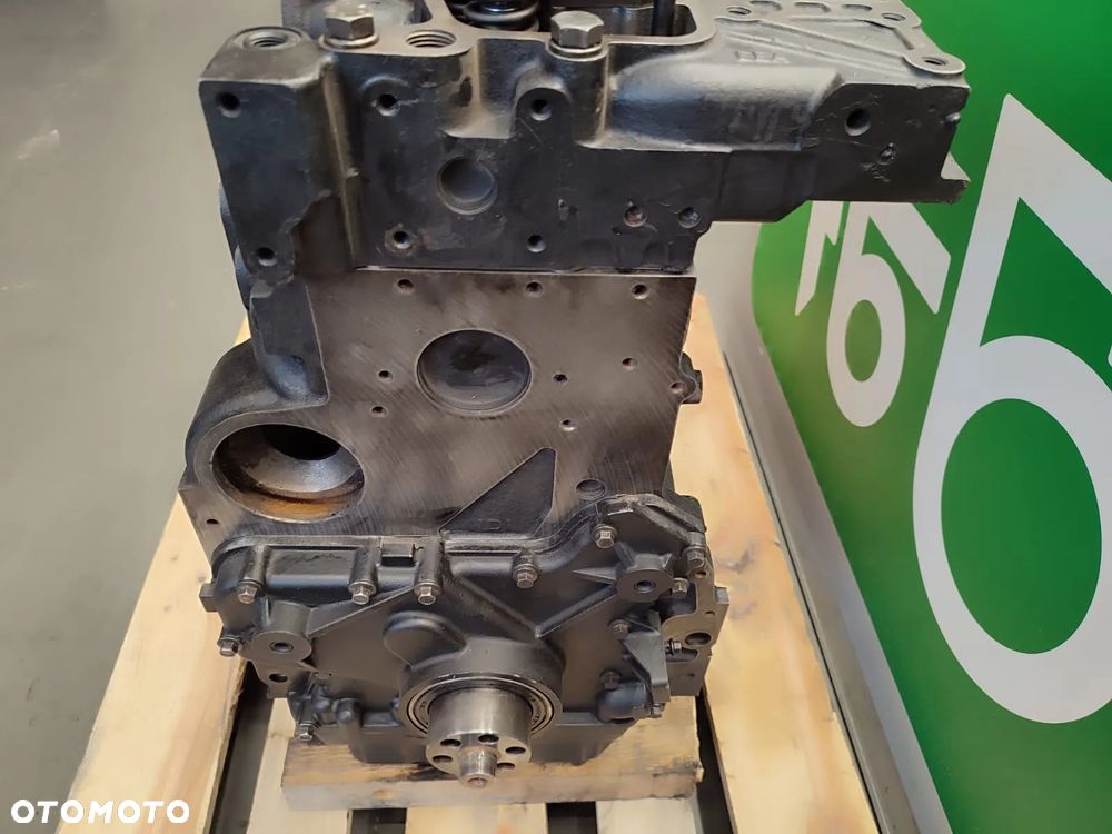 Silnik F4GE CASE 580 - 9