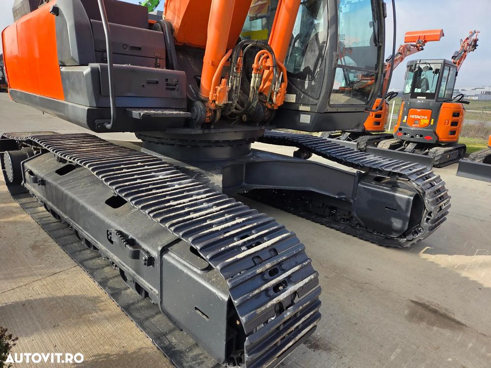 Hitachi ZX350-6, 2019, 12.535h, cupa NOUA 2,2mc, Masa operationala 36,3t, 3 pompe hidr HITACHI, ad sapare 8m, inst picon, lant 90% ok doar 293h mars, camera spate si laterale, AC, ridica 22 tone, posibilitate leasing 4 ani-STARE BUNA-PROMOTIE 83.900 EUR+Tva - 22