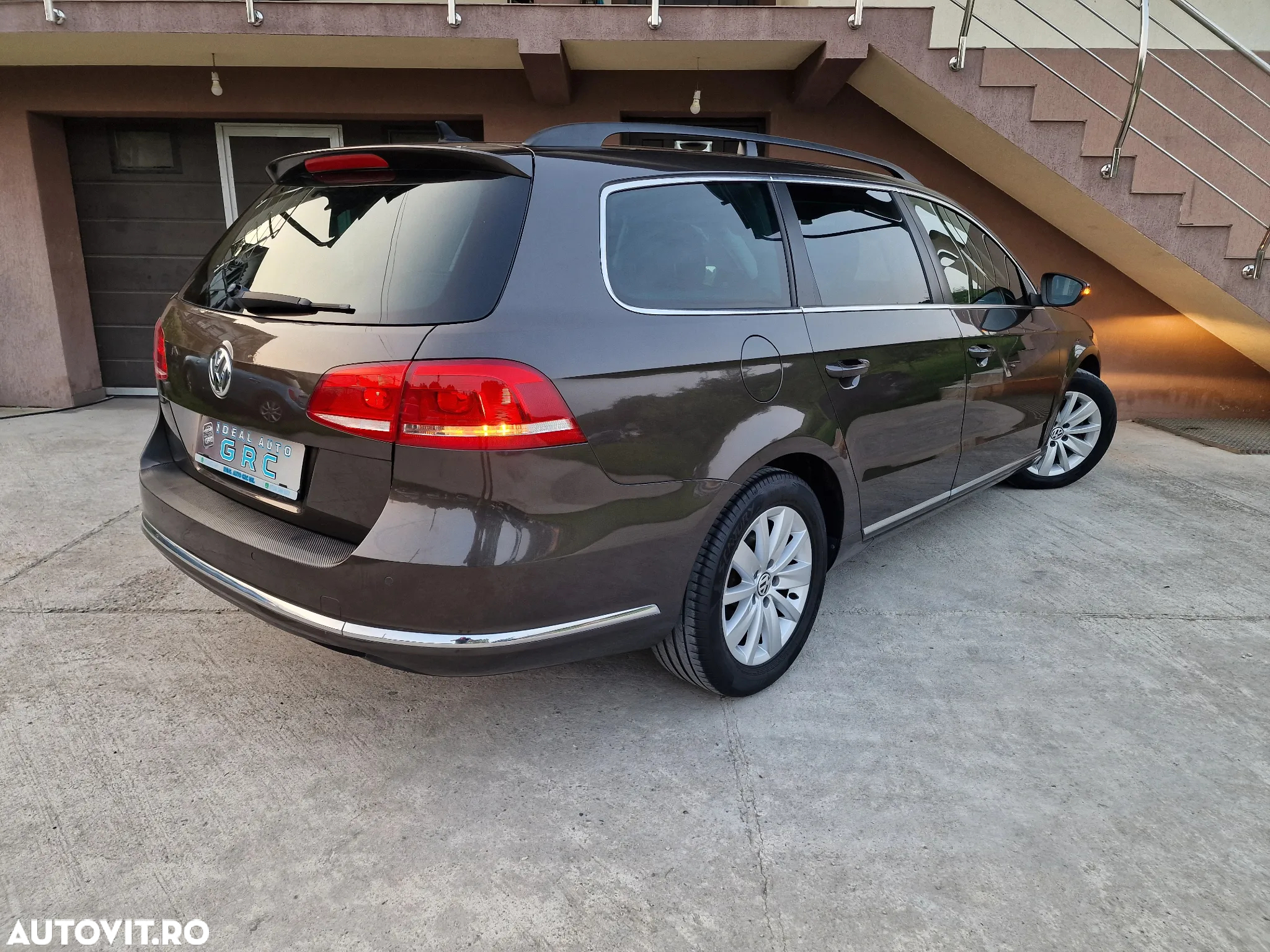 Volkswagen Passat - 4