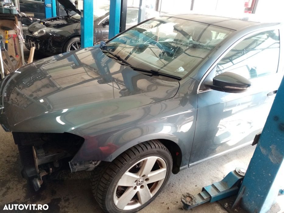 Dezmembrez VW Volkswagen Passat B7 Limusine 2.0 TDI - 1