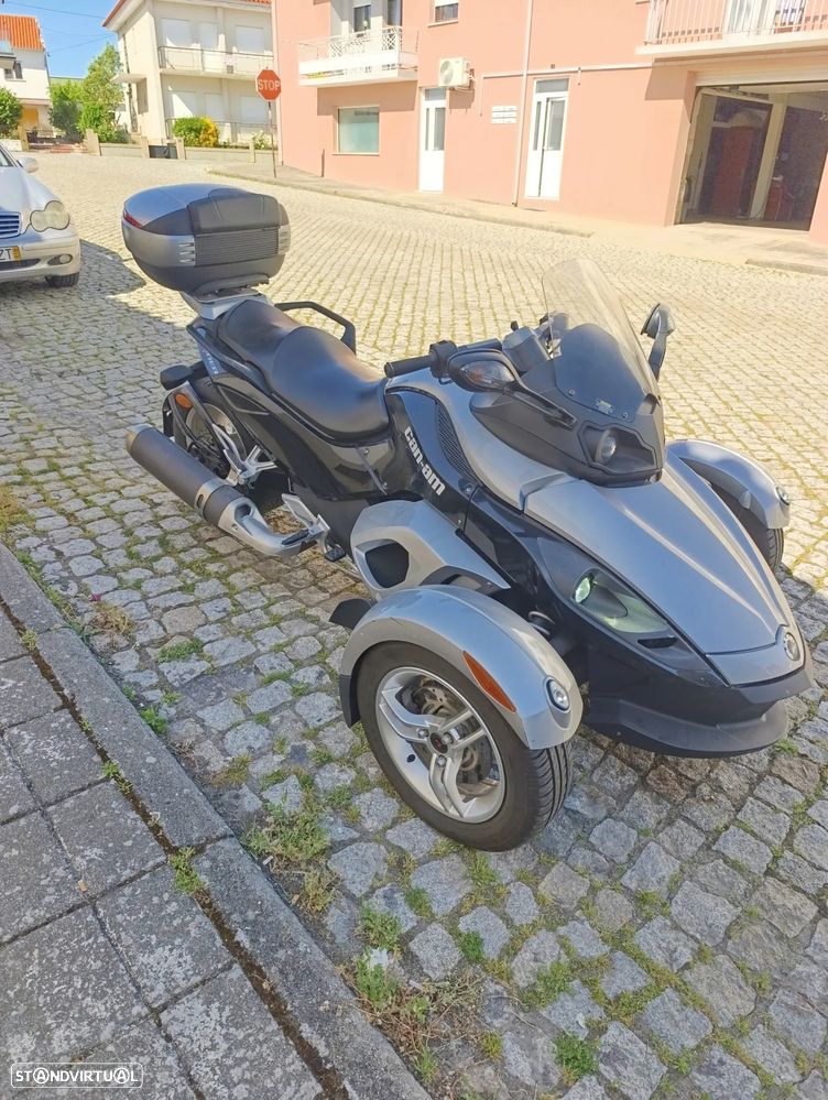 Bombardier CAN AM - 6