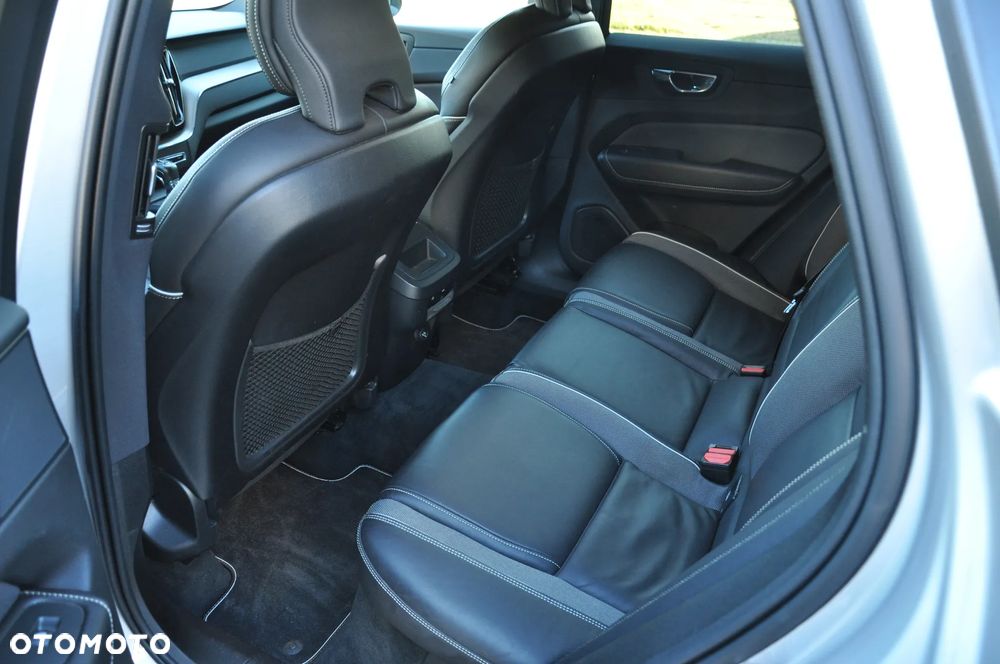 Volvo XC 60 D4 SCR R-Design - 4