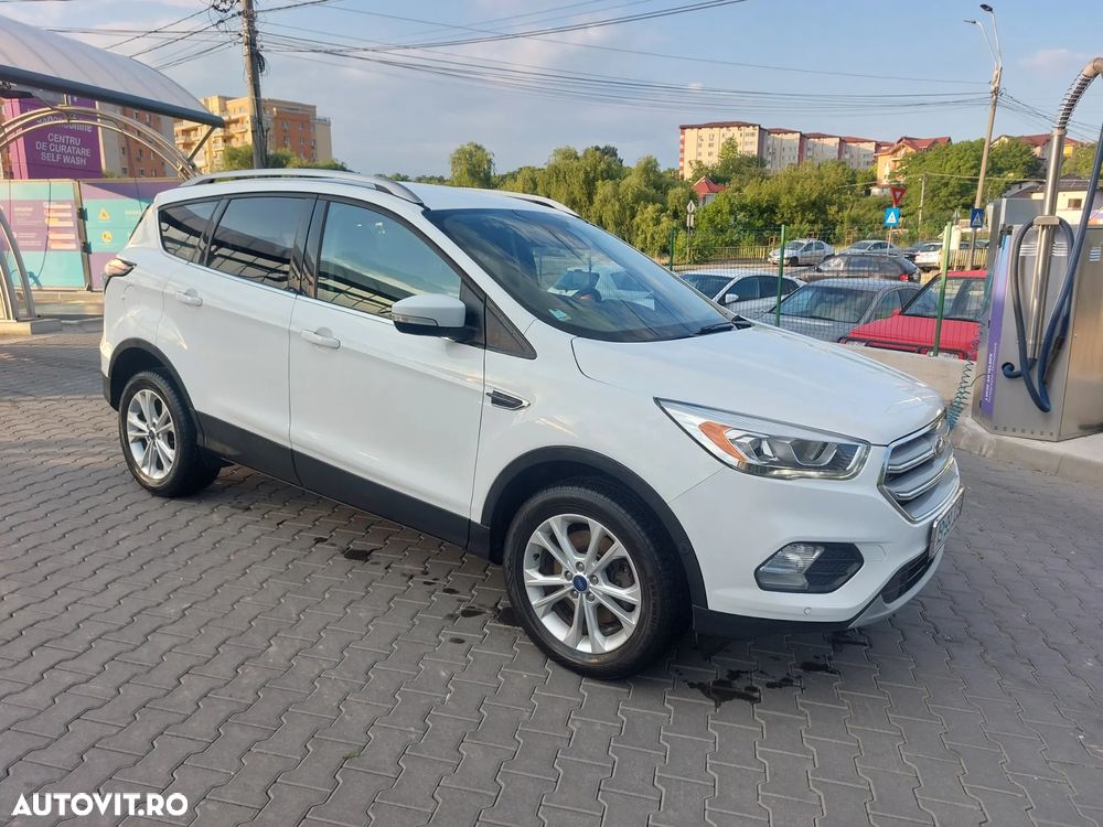 Ford Kuga - 1