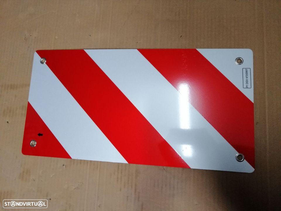 Chapa / Sinal / Placa / refletora modelo P1 para lateral de carga NOVA - 1