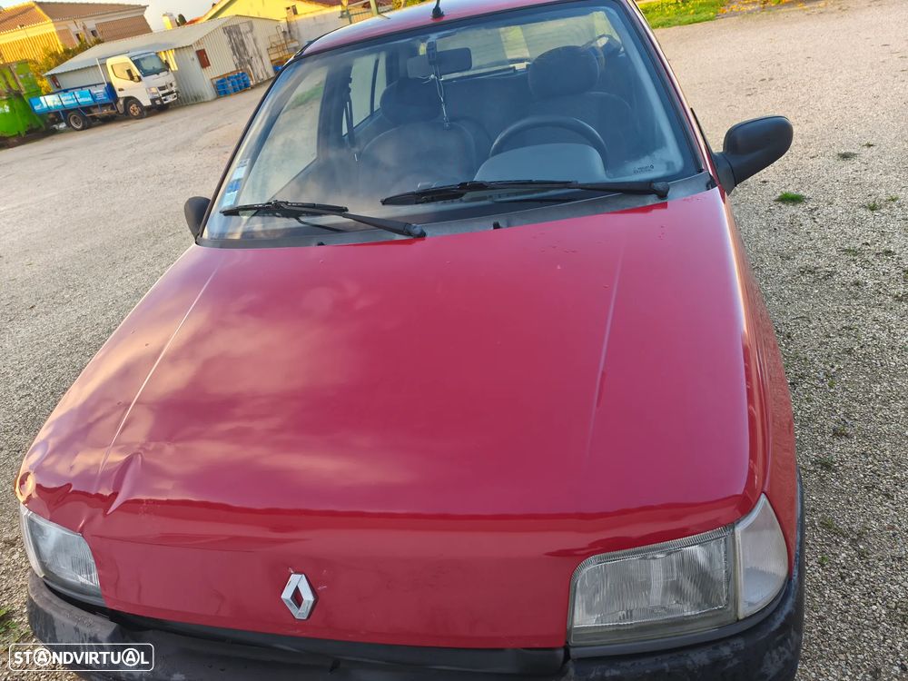 Renault Clio - 1