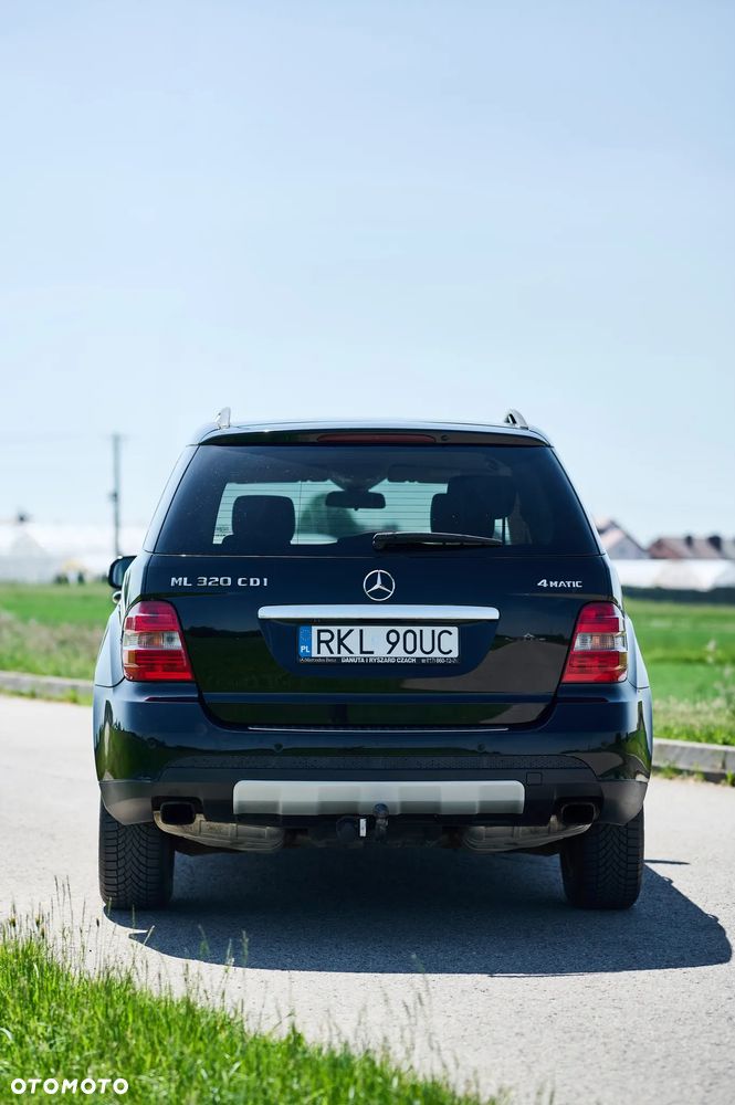 Mercedes-Benz ML - 4