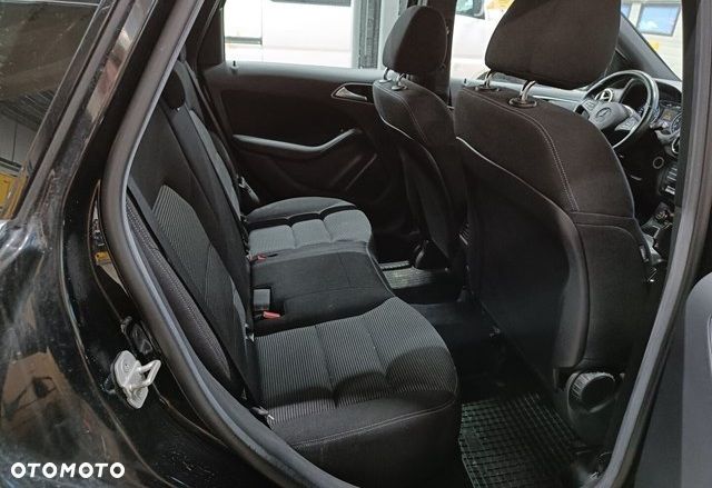 Mercedes-Benz Klasa B 180 (BlueEFFICIENCY) 7G-DCT - 7