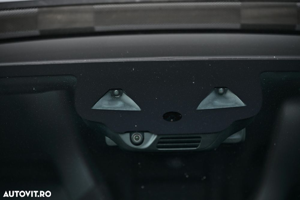 Mercedes-Benz CLA 200 - 30