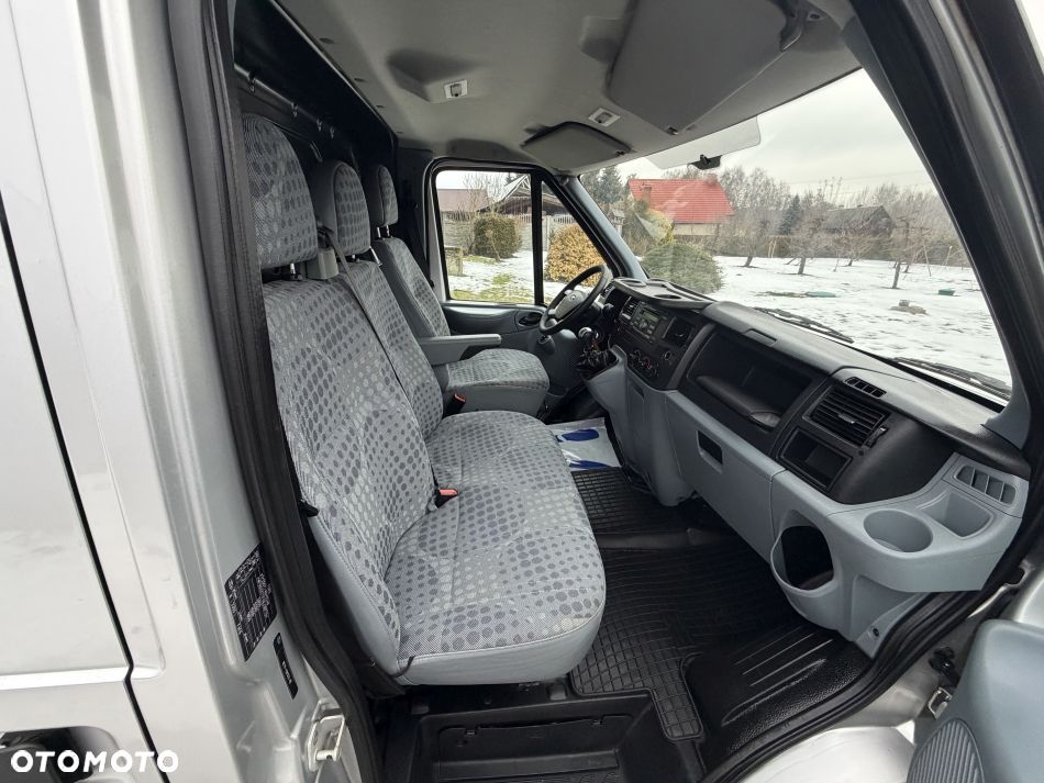 Ford Transit - 23
