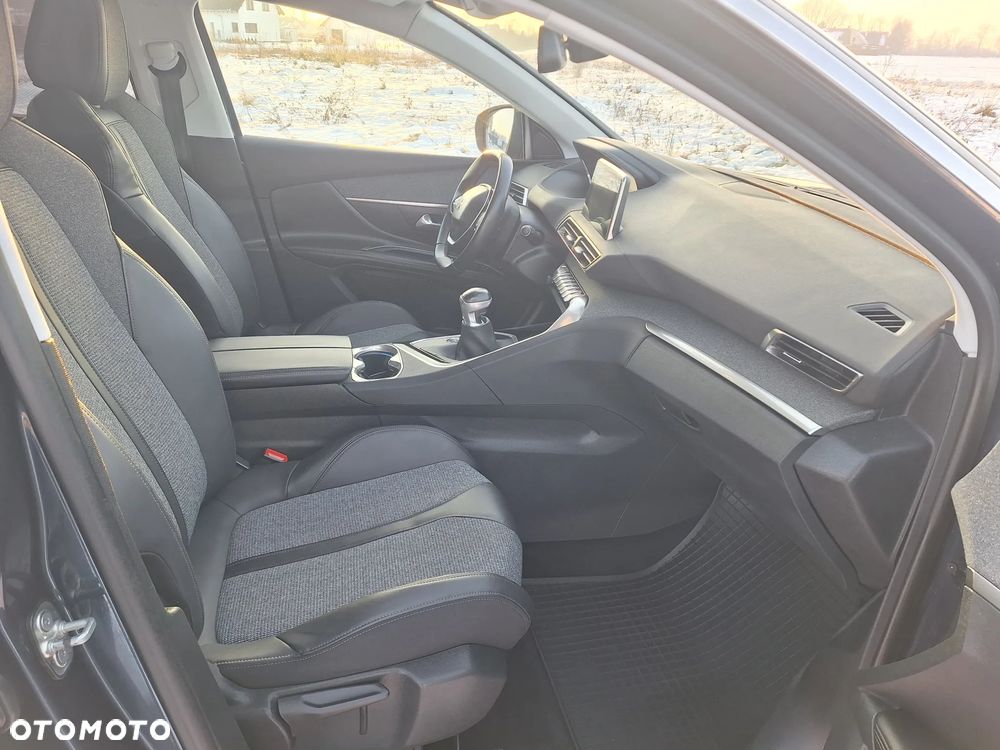 Peugeot 5008 BlueHDi 150 Allure - 28