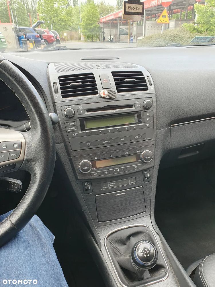 Toyota Avensis 2.2 D-4D Prestige - 11