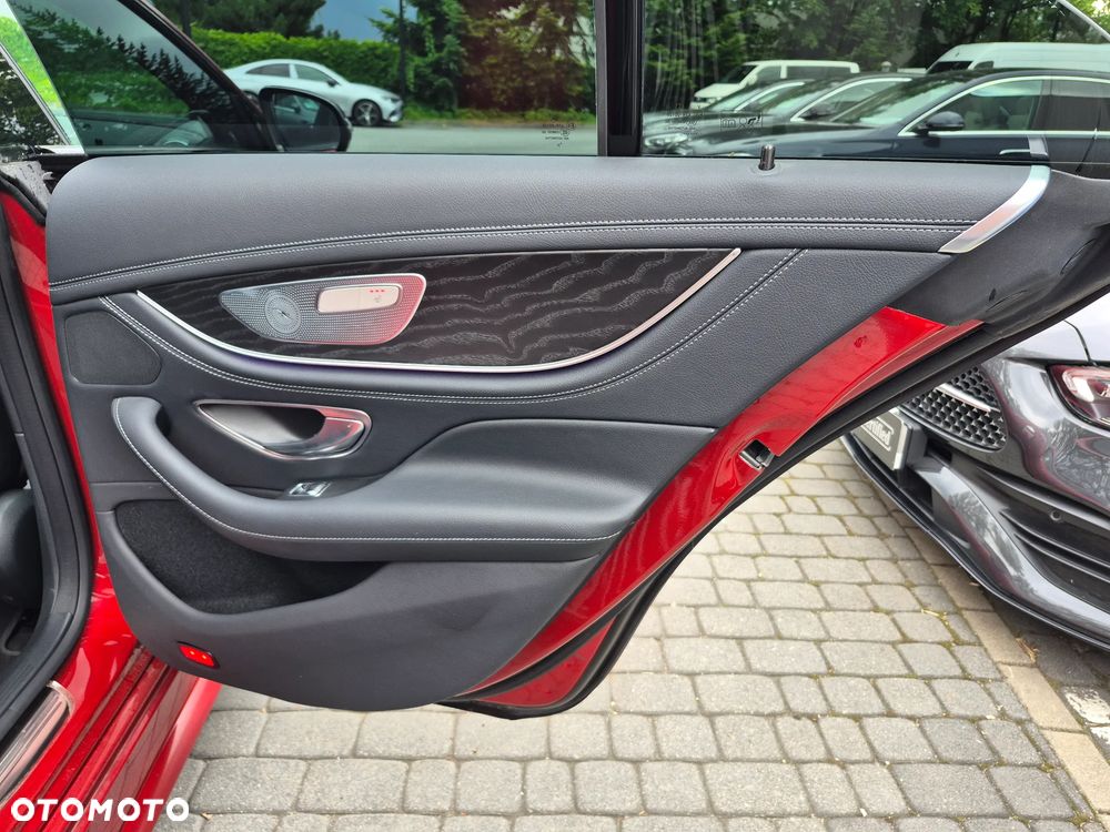 Mercedes-Benz CLS 300 d 4-Matic AMG - 38