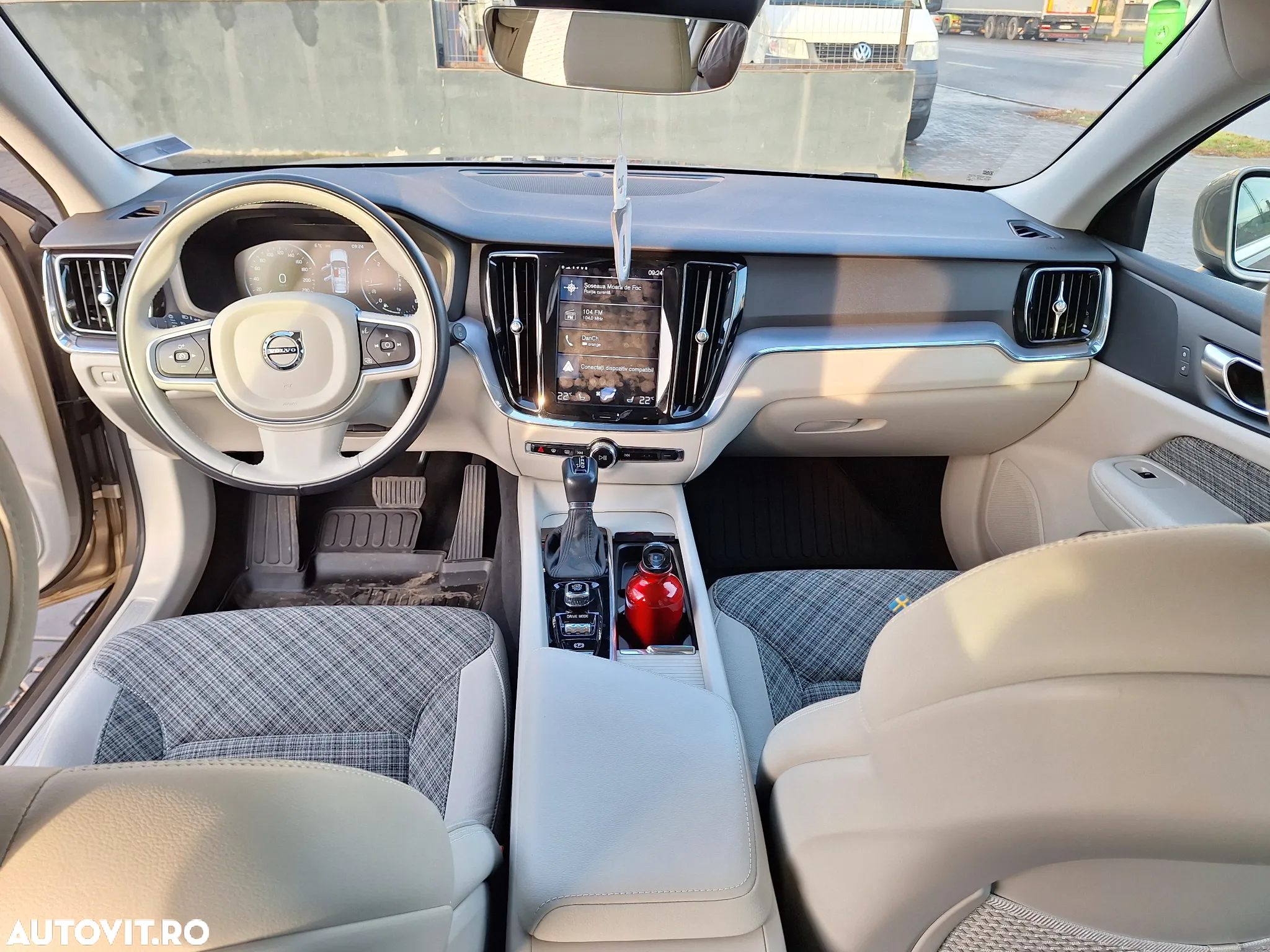 Volvo V60 D4 AWD Momentum - 16