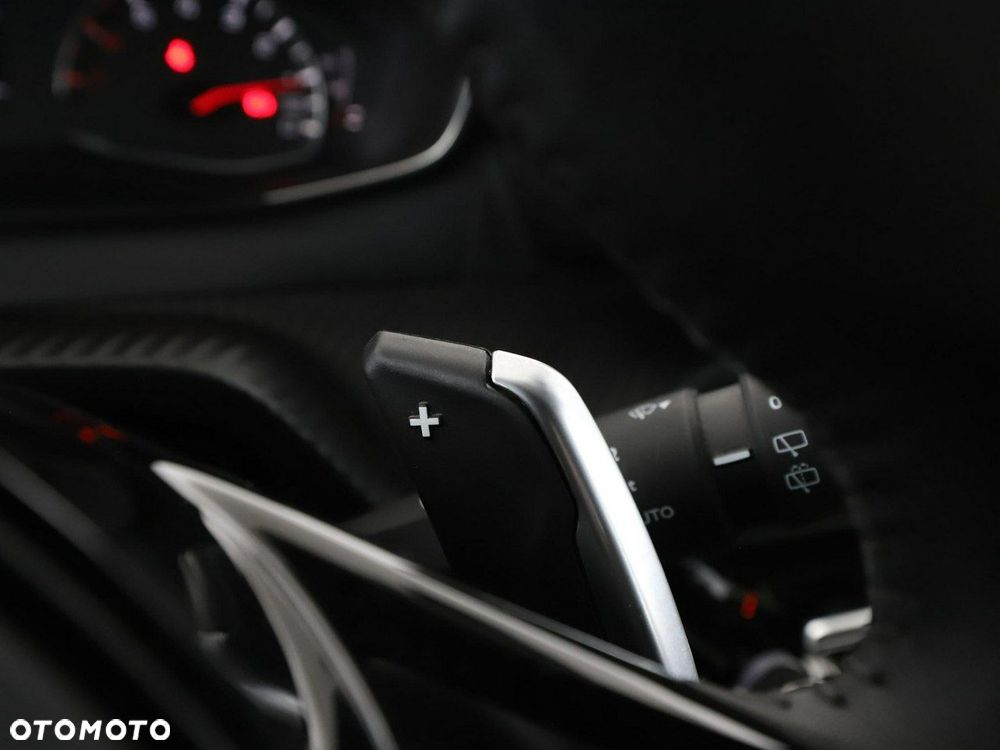 Peugeot 2008 PureTech 130 EAT8 Allure - 31