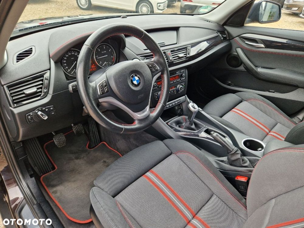 BMW X1 xDrive18d Sport Line - 6