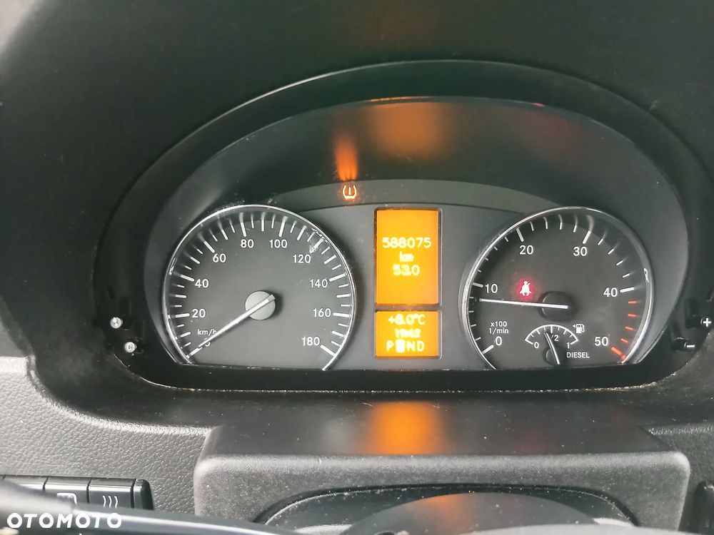 Mercedes-Benz Sprinter - 33