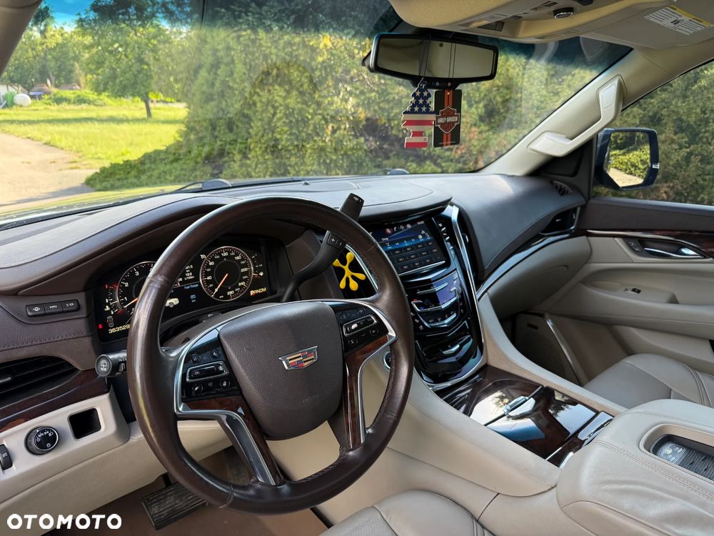 Cadillac Escalade - 7