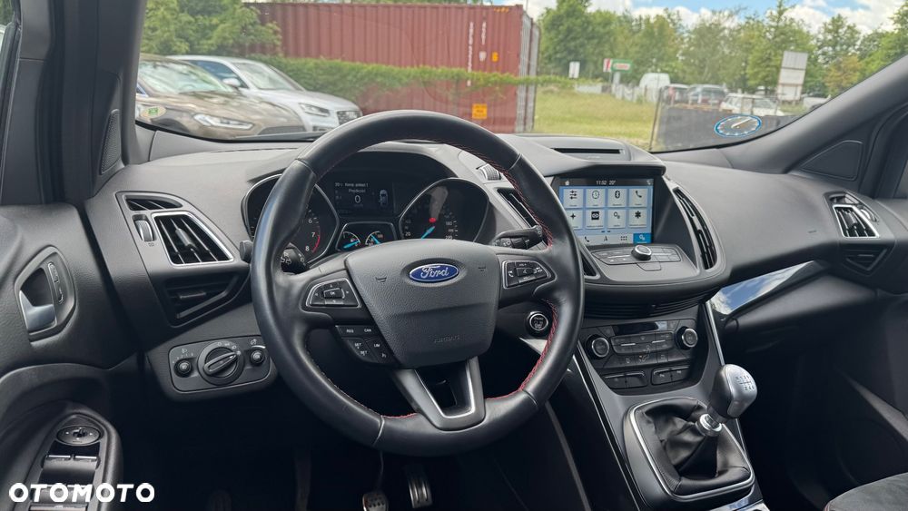 Ford Kuga 1.5 EcoBoost 2x4 ST-Line - 31