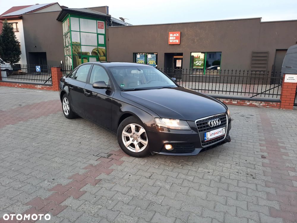Audi A4 Limousine - 4