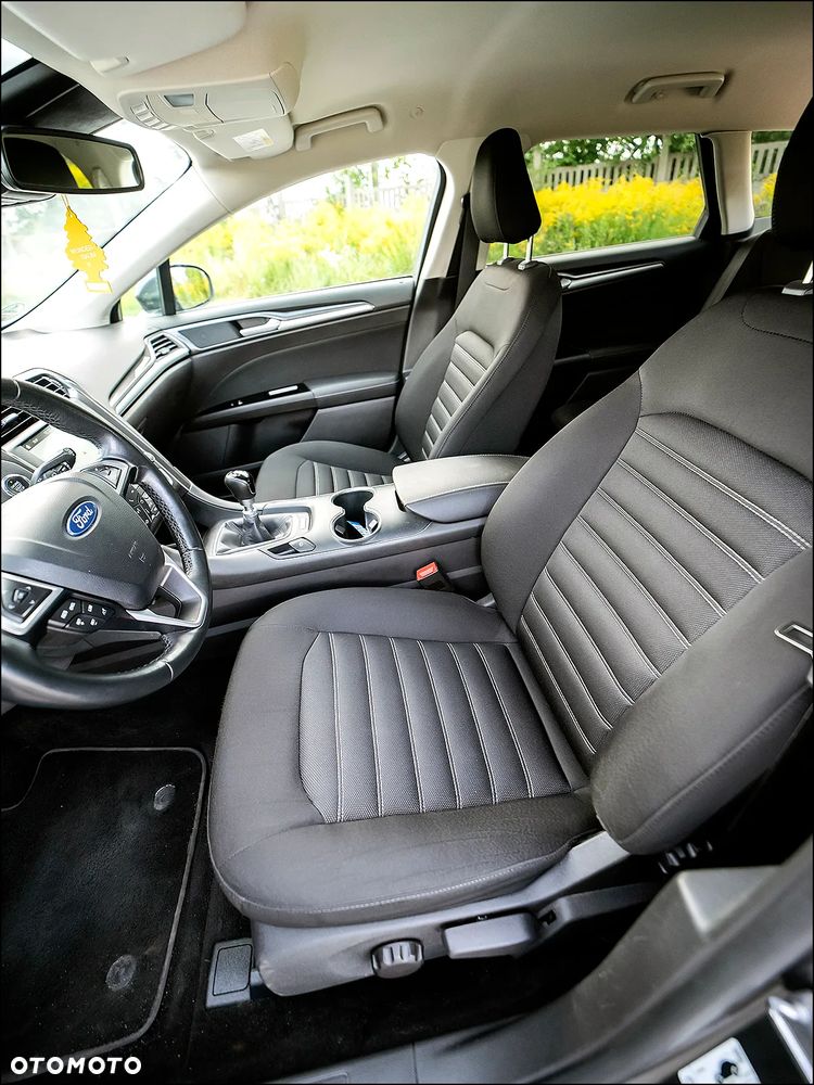 Ford Mondeo - 36