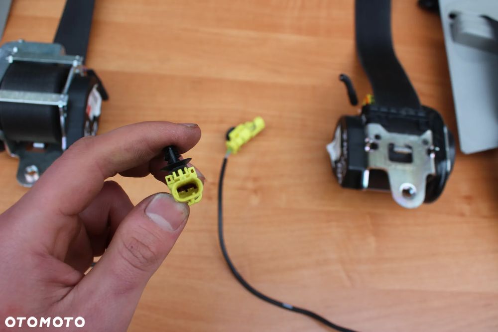 NAPINACZE PASÓW PASY BEZPIECZEŃSTWA OPEL ZAFIRA C - 7