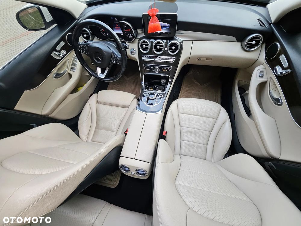 Mercedes-Benz Klasa C 300 7G-TRONIC - 9