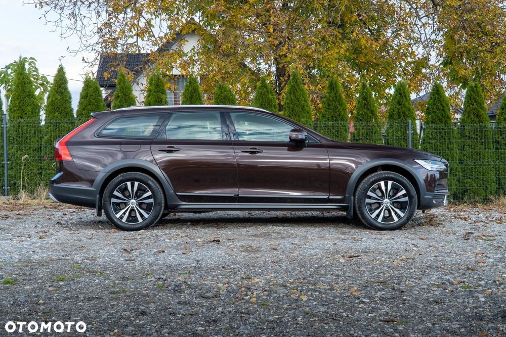 Volvo V90 Cross Country - 4