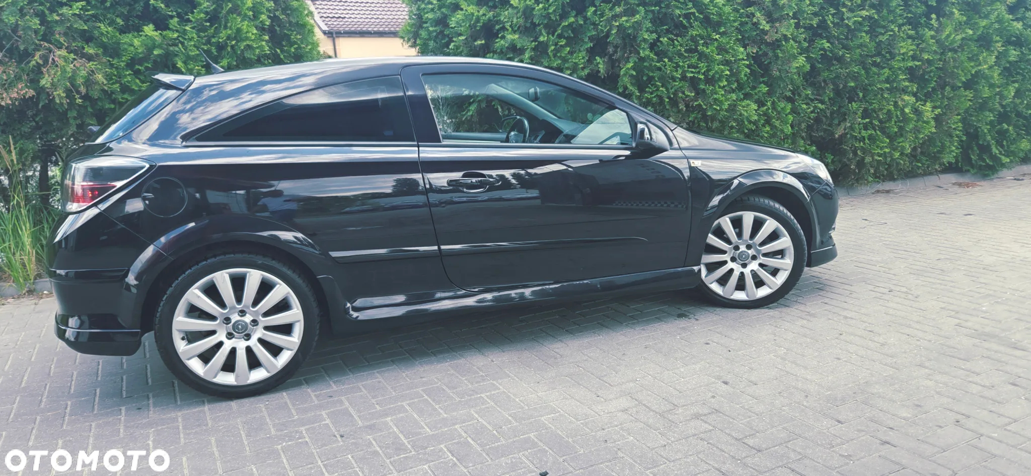 Opel Astra GTC 1.8 Cosmo - 19